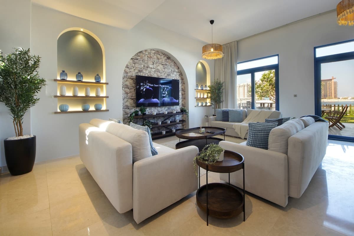 Breathtaking Villa w/ Roof Garden and Beach access