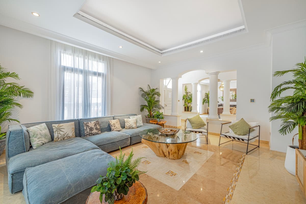 Sea view 6 BDR luxury villa maid and driver room