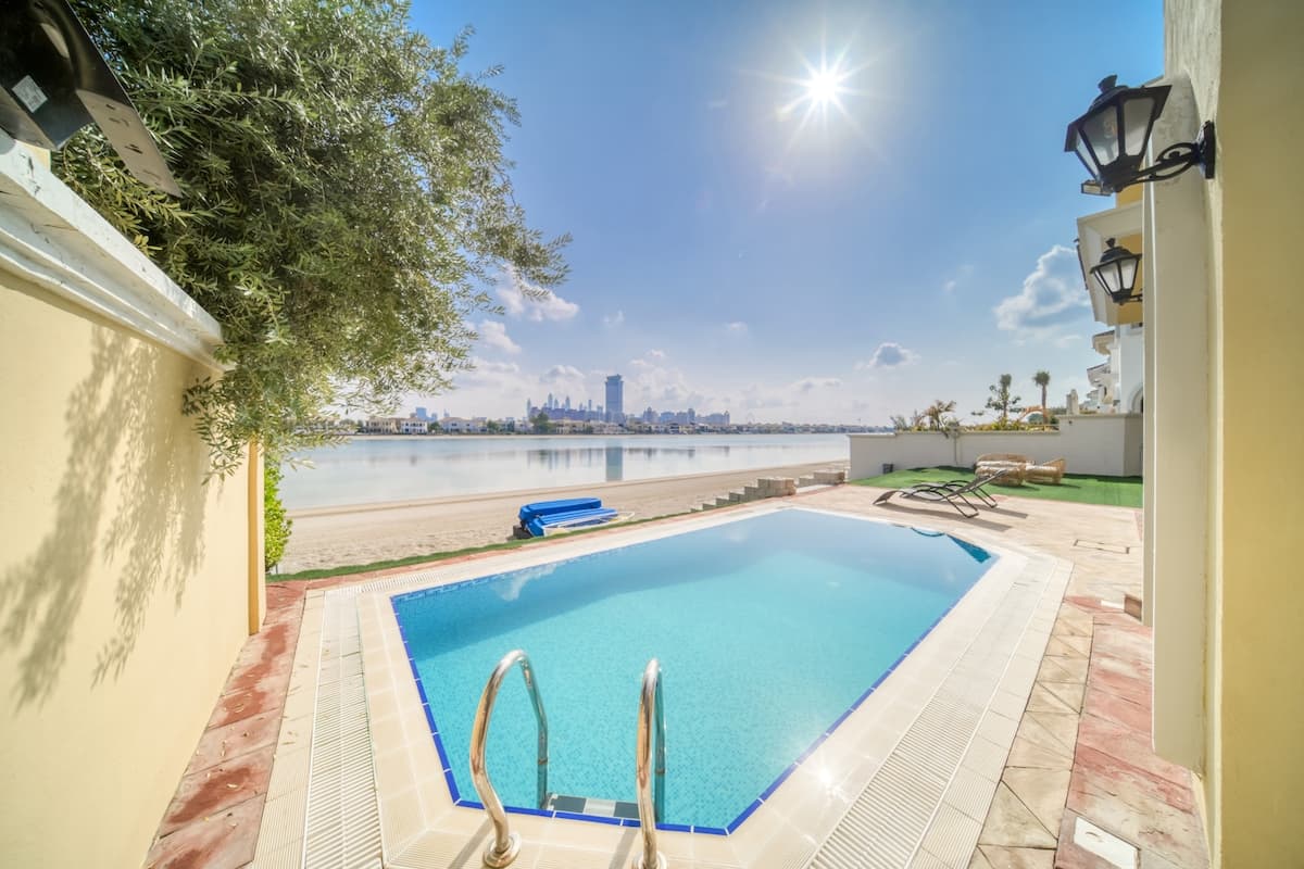 Exclusive 6BR Palm Villa w/ Private Pool and Beach